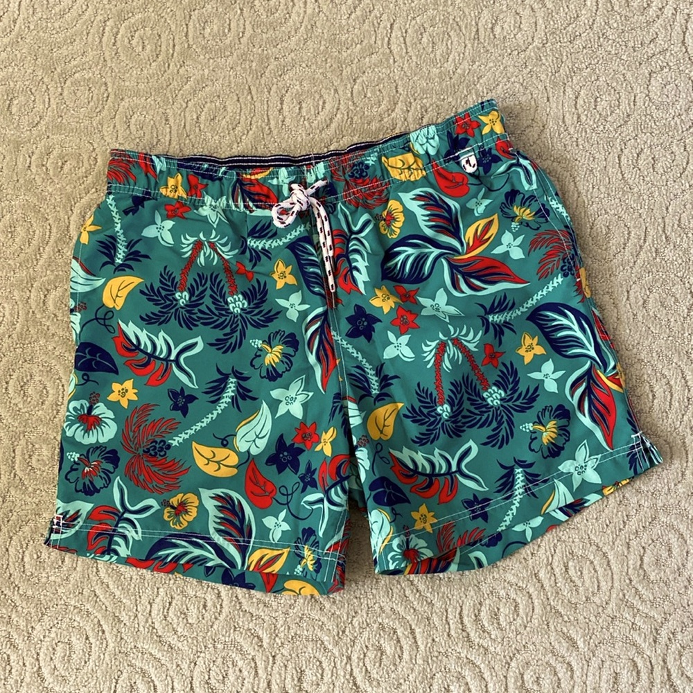 2/20 Men’s Tropical Print Swim Trunks